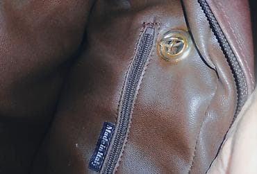 diamond: Kožna torba preko ramena, bordo boje, prošivenog “diamond” dezena. - — 2