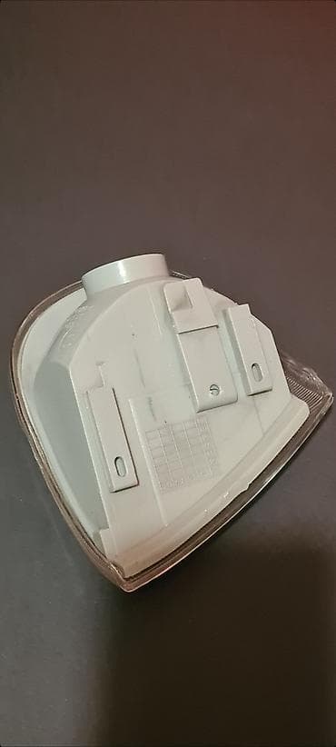 vakum staklo cena: Prednji levi žmigavac pored fara (providni) Škoda Feleicija 1godište — 5