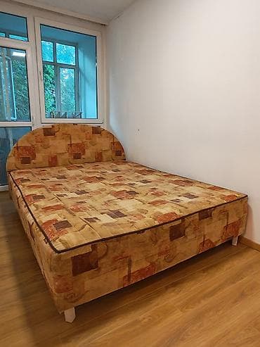 Bračni krevet sa uzglavljem - Dimenzije ležajne površine: približno
