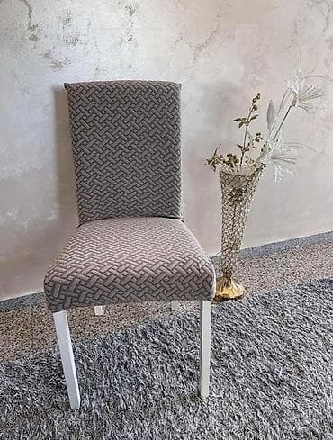 Navlake za stolice bez karnera🌺
6 komada-2200 din — 5