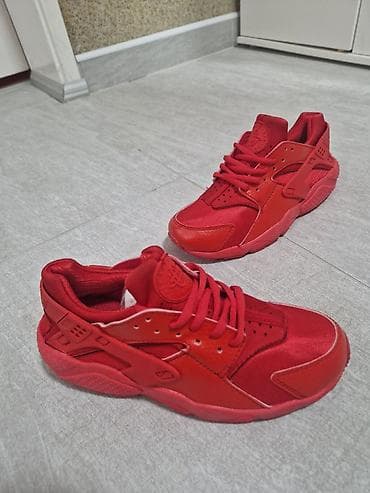 novi sad patike: Crvene patike – veličina 38 (3 para) - Boja: jednobojna crvena — 2