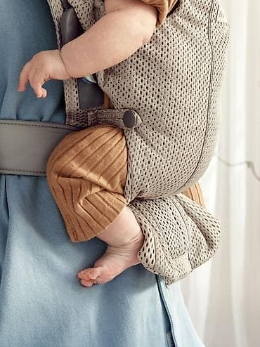 beneton jakne za decake: Kengur nosiljka za bebe - Baby Bjorn Mini Grey Beige 3D Mesh Prodajem — 4