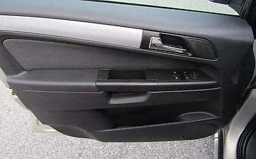 Car Interior Parts: TAPACIR VRATA ZA OPEL ZAFIRA OD 2005. DO 2011. GOD. | Polovni — 1