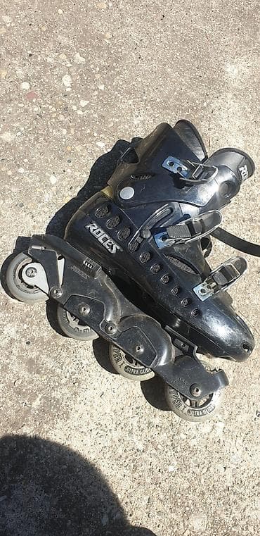 Roleri i rolšue: Agresiv polovni roleri, sa gumenim točkovima, marka rolera je BCN — 4