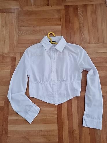 givenchy zenski parfemi: Bela ženska košulja – kratki kroj (crop), dugi rukavi, klasična — 2