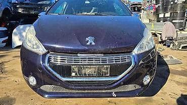 zastita za sofersajbnu: BRANIK HAUBA KRILO FAR ZA PEUGEOT 208 | Branik Hauba Krilo Far — 1