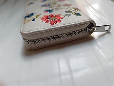 pantalone bele: RASPRODAJA!!Ženski novčanik Stradivarius, beli sa šarenim cvetnim — 4