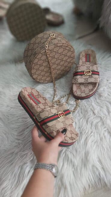 nike papuce benassi: Papuce 2.
Torba 2300
Pederusa 2.800 — 2