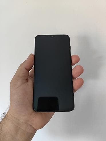 OnePlus 6t dual sim sim free, verzija sa 6/128 gb memorije. Ok očuvan