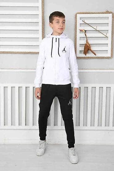 noge: Dečiji trenerka komplet – duks sa kapuljačom i donji deo - Model — 4