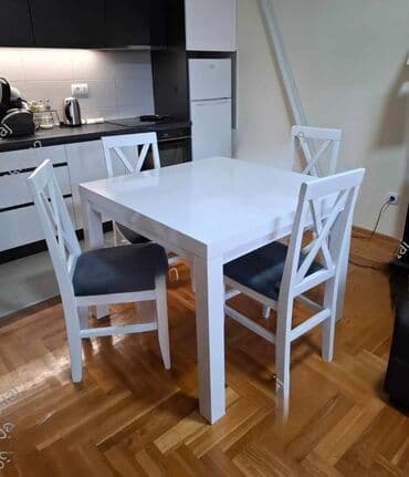 trpezarijski stolovi dimenzije: Sto kocka Dimenzije: 100×100 Cena 150 e Cena: 36 e po kom Meblo cosmic — 1