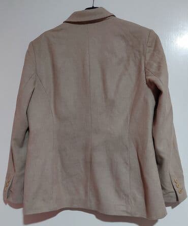 kupujem prodajem majice: Ženski sako u bež boji - Kroj: klasičan, strukiran, sa reverima - — 2