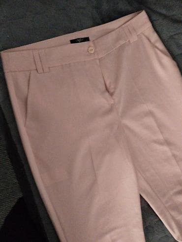 pantalone i sakoi zenski: Elegantne ženske pantalone u puder‑roz nijansi. - Kroj: klasičan — 4