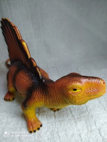 tommy hilfiger d: Dinosaurus 32x14 cm napravljen od tvrde gume,reljefne štampe — 1