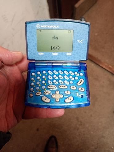 Video Games & Consoles: Motorola V100,dobro očuvana,radi na svim karticama,baterija ok,punjac — 3