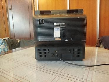 apple tv: Mali retro tv stari televizor Toshiba. Dijagonala ekrana je oko 35 cm — 6