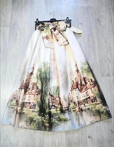 h and m nis: 05. Suknje
S M L XL
3.200 dinara H — 6