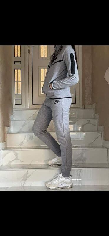 new tech fleece 2023: Veličine S M L XL
Cena 3500 din — 23