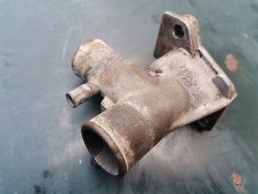 poklopac glave motora: Racva vode glave Lada 2121,21213,21214i Niva. Polovno, ocuano. Skinuto — 4