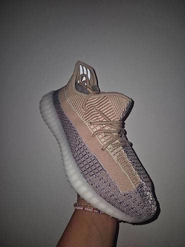 antilop patike: Yezzy lepo odradjene
Urezan boost u djonu
36-48
4000din
SS🖤 — 3