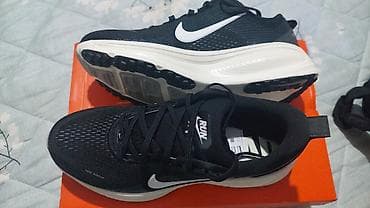 vosak cena: Nike Vomero 18 – muške patike za trčanje-11000din. imaju racun na — 2