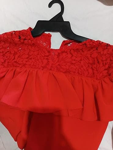 bluze svecane: Crvena haljina sa čipkom i karnerom - Elegantna koktel/večernja — 4