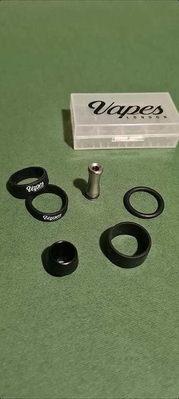 prodajem sat: * Na prodaju sa postavljenih slika set od tri paketa koji sadrže — 7