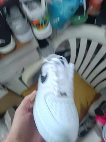 a klasa patika: Nike, 37 — 3