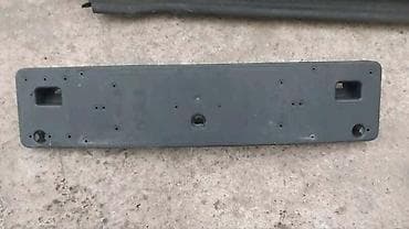 Car Body Parts: PLASTIKA NOSAC TABLICE ZA MERCEDES BENZ OSTALO - A177 685 01 01 — 1