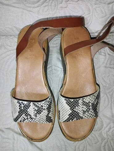 Uggs: Sandals, 39 — 11