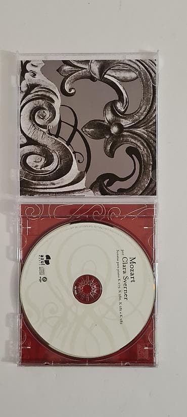 Donji delovi trenerke: ★ Na prodaju kolekcija od komplet 5 kompakt diskova "Mozart por Clara — 10