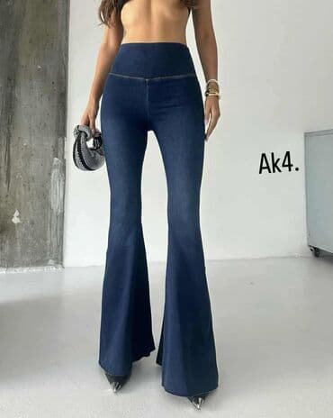 zvoncare pantalone prodaja: S M L XL
3100din✨️✨️ — 4