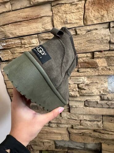 američki brojevi obuće: Ugg čizme — 23
