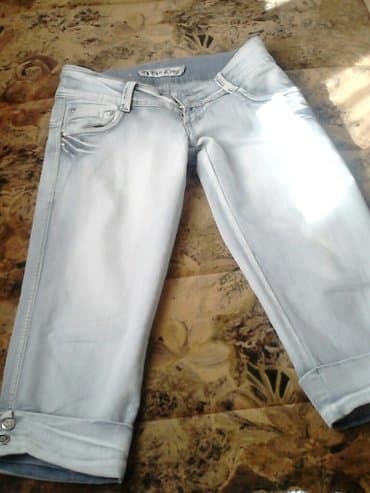 duksevi s: Farmarke/ bermude 3/4. 27 broj. Malo nosene — 3