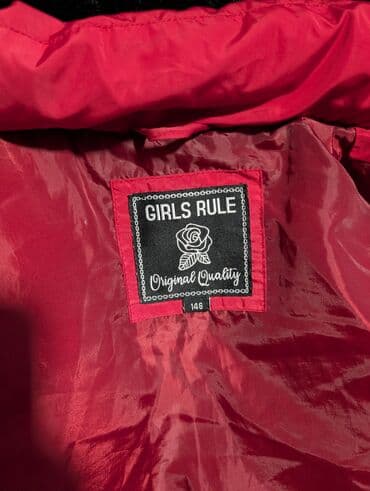 hm majice za devojcice: Decija jakna, veoma dobro ocuvana. Dostupna u dve velicine. 134 i 146 — 4