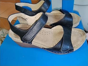 ugg crne sandale: Ženske sandale na punu petu, broj 36. - Boja: crna - Gornjište — 2