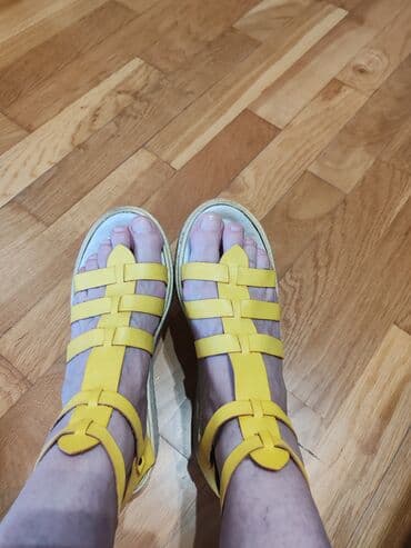 kozne mokasine sa debelim djonom: Sandals, 40 — 1