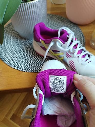 hugo boss patike zenske: ASICS ženske patike za dvoranske sportove – model B452Y (GEL — 4