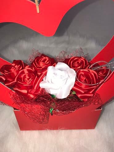sobno cvece crveni cvet: Poklon box love poklon box love je idealan poklon za dan ljubavi — 6