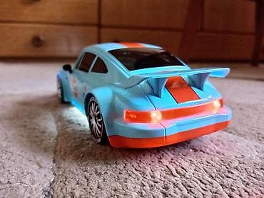 kopacke cena: Nov auto na daljinsko upravljanje. Ima pogon na sva četiri točka - — 9