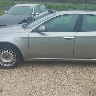 auto plac sirena: ALFA ROMEO 159 KRILO 651 | Krilo za alfu 159 kod boje 651 oba na — 1