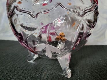 Sweatpants: Nova bombonijera. Bombonijera nova,sve na njoj odsjaj od svetla — 9