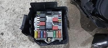 spaneri za vezivanje auta: FIAT PUNTO KUTIJA OSIGURACA ISPOD HAUBE | Skinuto sa punta 1.2 — 1