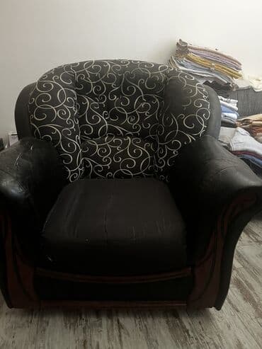 deciji set sto i stolica: Garnitura nameštaja u crnoj boji sa trosedom, dvosedom i foteljom — 1