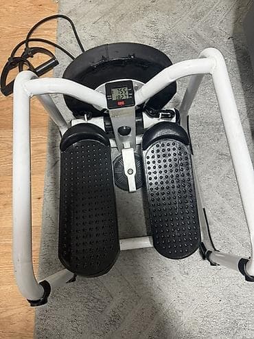 patike sa točkićima: Mini steper sa sedištem i LCD brojačem - Kompaktni kućni kardio — 4