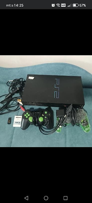 američka pita 2: PlayStation 2 (fat verzija) komplet set. U paketu: - PS2 konzola sa — 1
