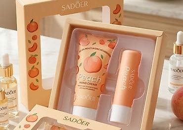 SADOER poklon set – breskva Sadržaj seta: - Krema za ruke “Peach” –