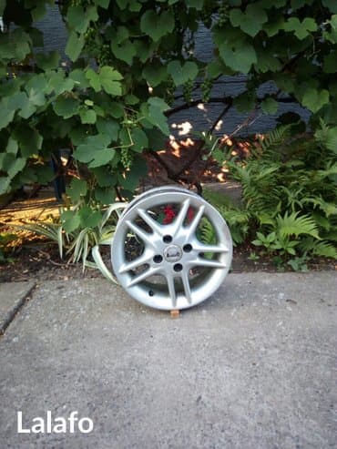 Car Parts & Accessories: Kupujem ovakvu alu felnu r14 4x100 potrebna jedna ili dve — 2