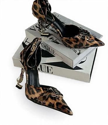 Ženske salonke sa leopard printom i ukrasnim kopčama - Dizajn