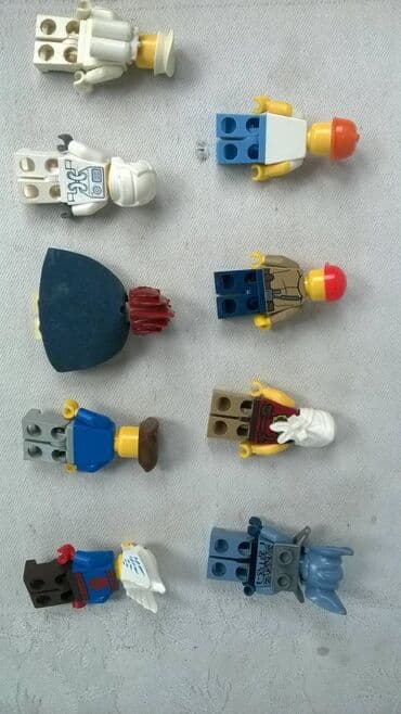 autici na daljinski: Lego i druge figurice,kompletne,cena za kom — 2